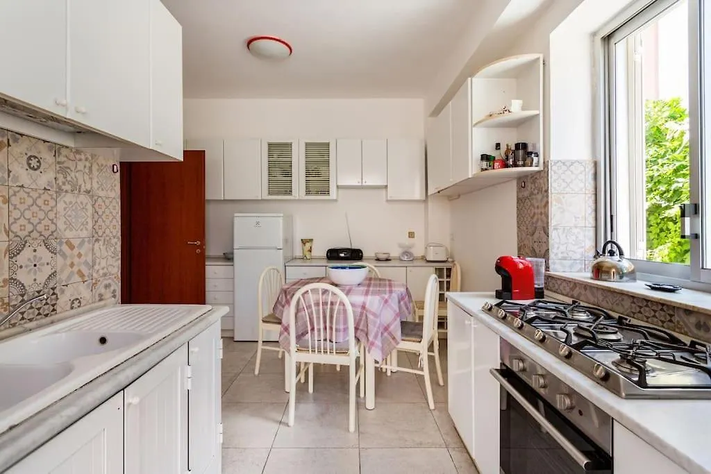 Bright Apartment In Mondello 350 M To The Beach Palermo