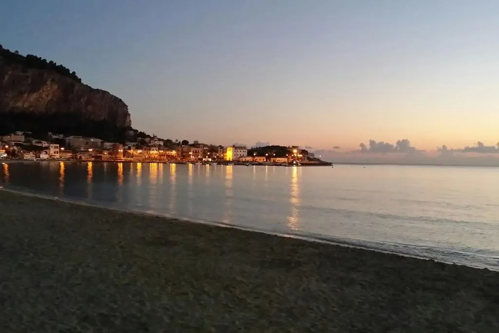 Bright Apartment In Mondello 350 M To The Beach Palermo